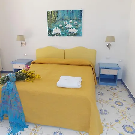 Konukevi Loreta Forio di Ischia