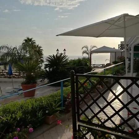 Loreta Konukevi Forio di Ischia